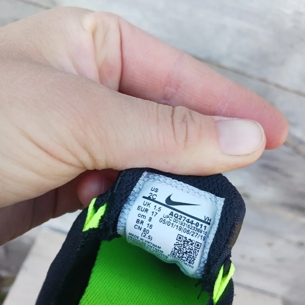 Nike Air Max Motion AQ2744 011 Black/ Green Baby Toddler Size 2C‎ Slip On